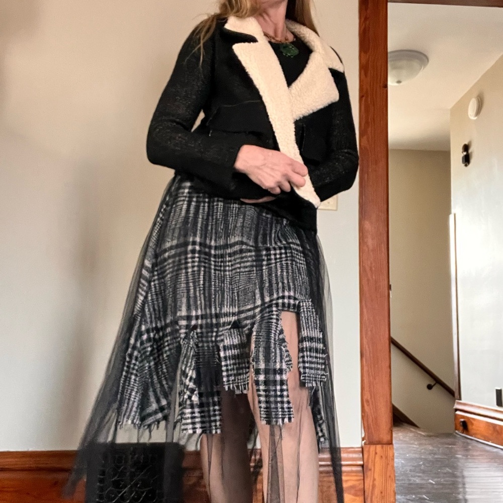 Vintage look free flow cardigan with destroyed skirt outfit